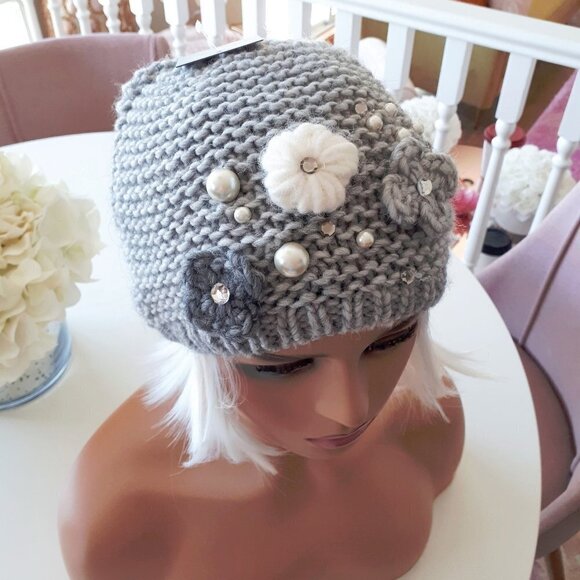 NWT Gelso Bianco grey faux pearl & gem beanie - Picture 9 of 10